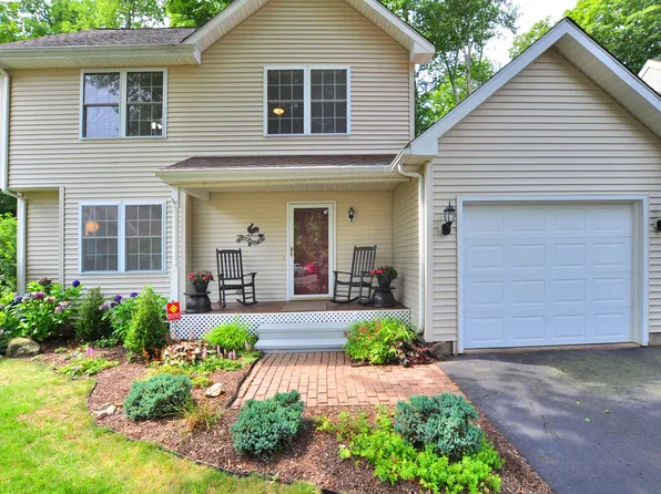 20 Spoonwood Drive #20, Canton, CT 06019