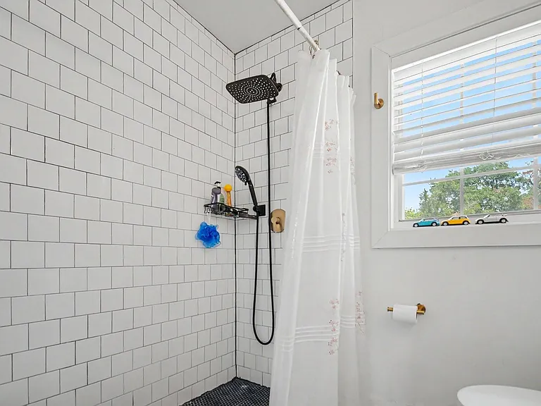 5226 Pomander Rd — Photo 16