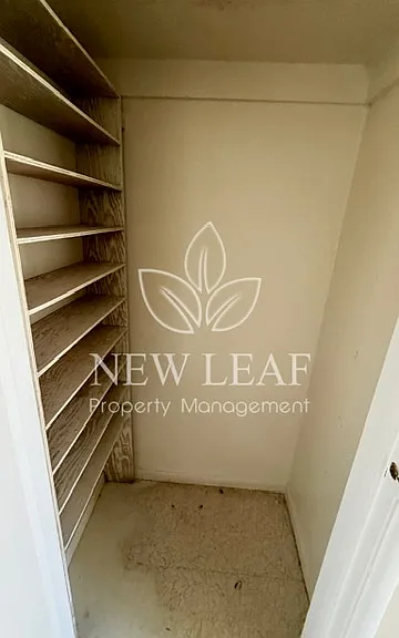 2714 W 9th St — Photo 25