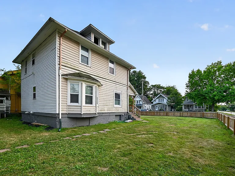 3726 Homewood Ave — Photo 8