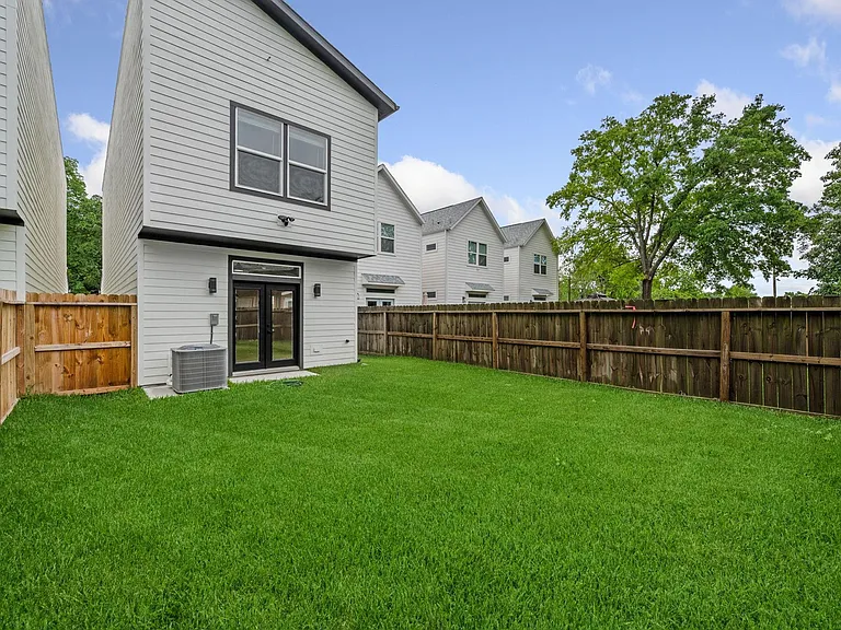 8023 Easter St — Photo 19