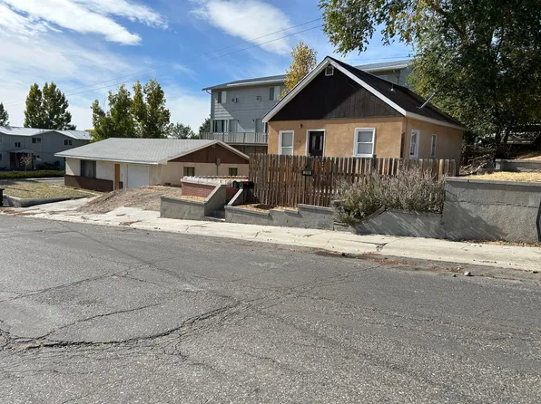 216 S 13th St E, Riverton, WY 82501