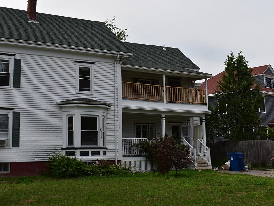 Second story balcony
