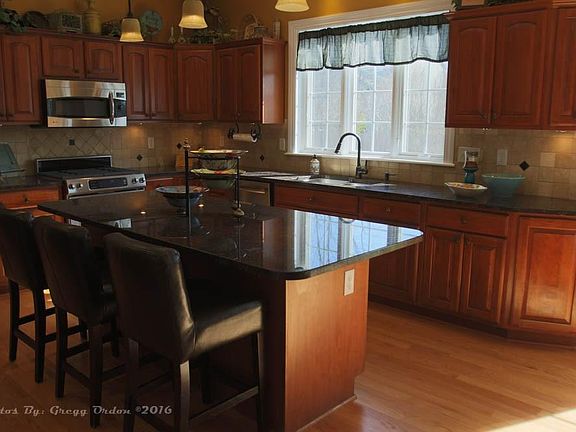 4th image of 7823 Halsey Ln