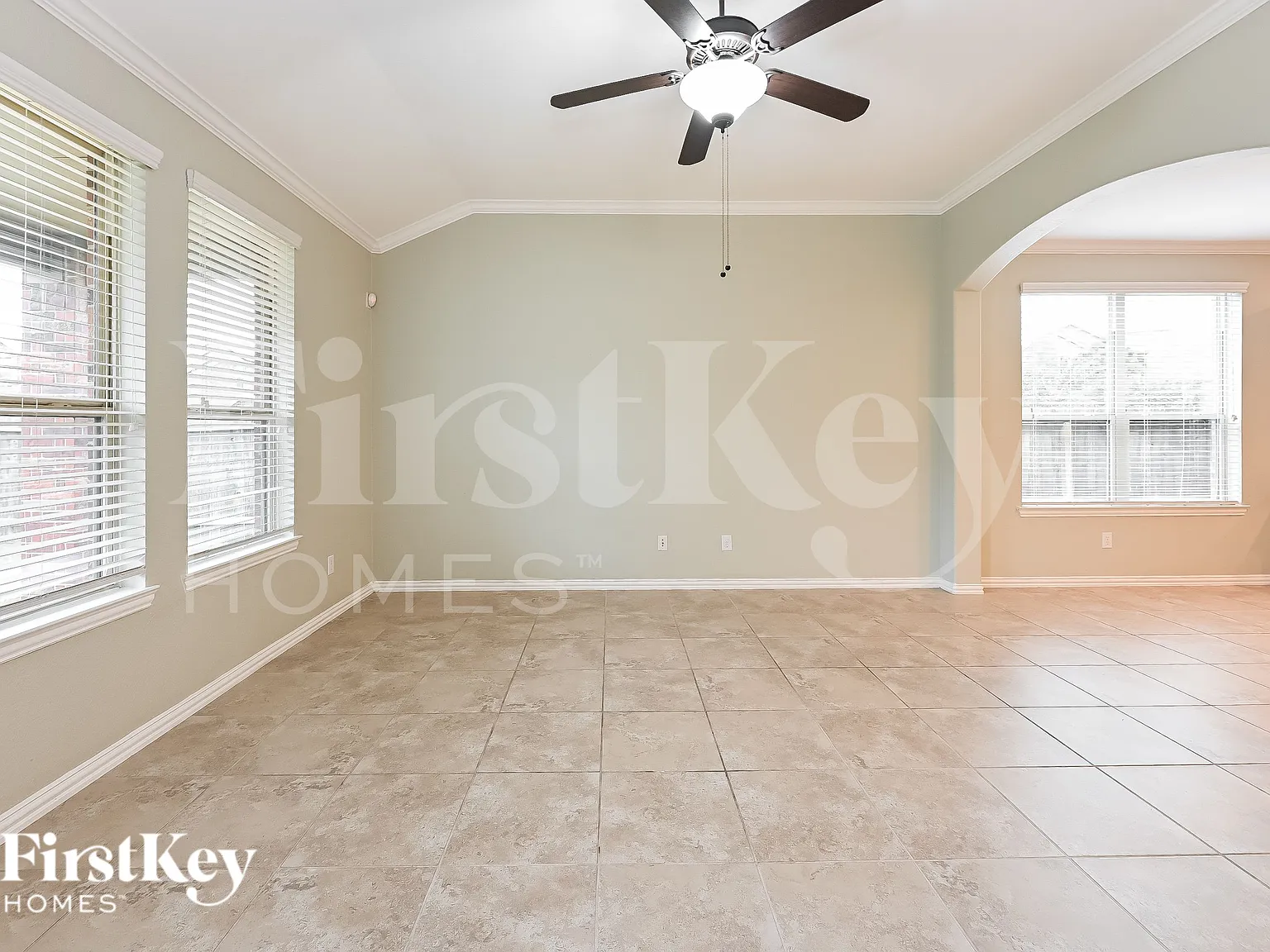 4 bed, 2.5 bath, 2376 sqft, $2,715 — Photo 2