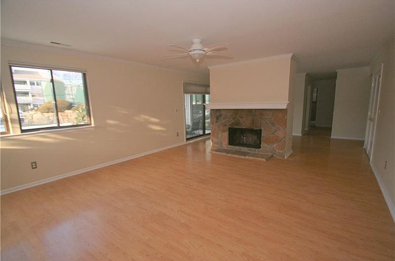 2nd image of 153 Rowayton Woods Dr