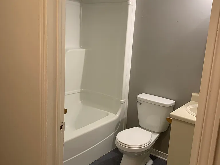 303 Killaly St W — Photo 15