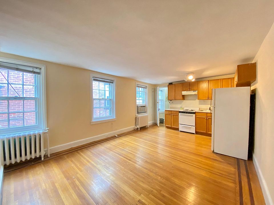1st image of 1914 Pine St Floor 3