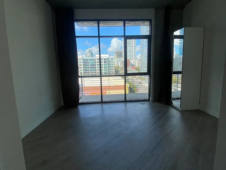 527 10th Ave #507 — Photo 10
