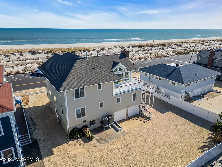 913 N Ocean Ave — Photo 44