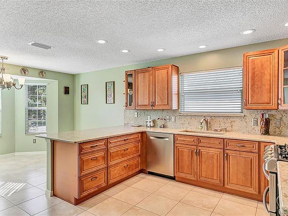 5th image of 479 Weston Manor Dr