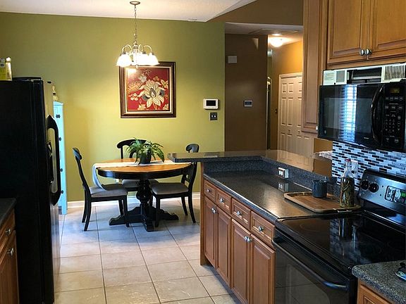 3rd image of 4145 Waterberry Cir
