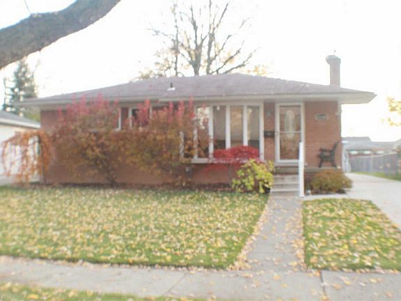 2nd image of 22540 Euclid St