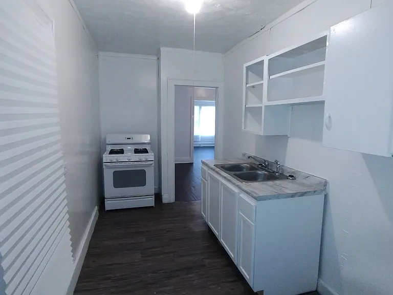 10125 Born Ave — Photo 5