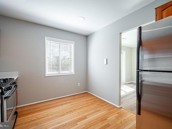 4th image of 5503 Hollins Ln