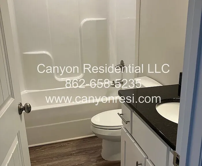 128 Ocean Springs Ave — Photo 17