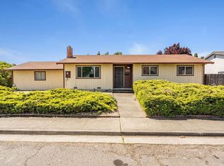 324 Eastwood Dr, Petaluma, CA 94954