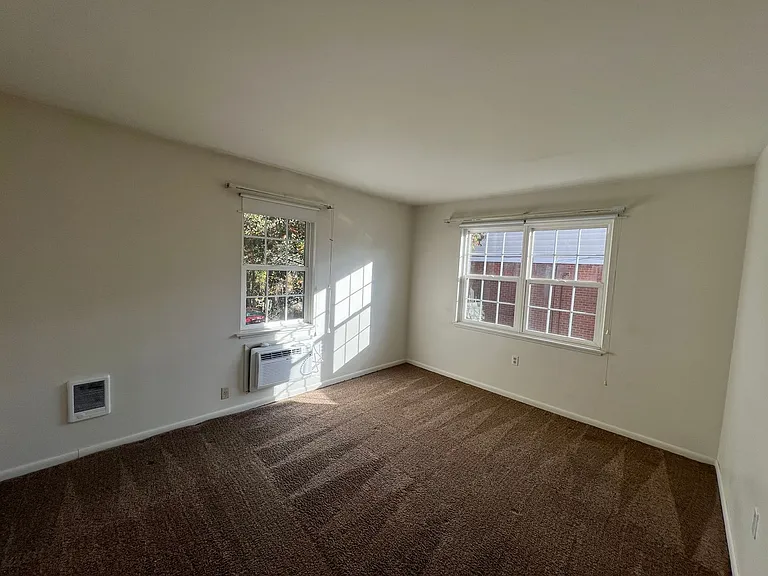 173 East Tioga — Photo 8