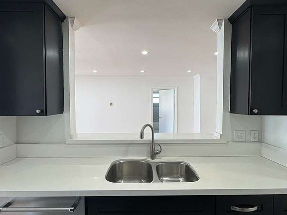 4th image of 833 S Bedford St APT 304