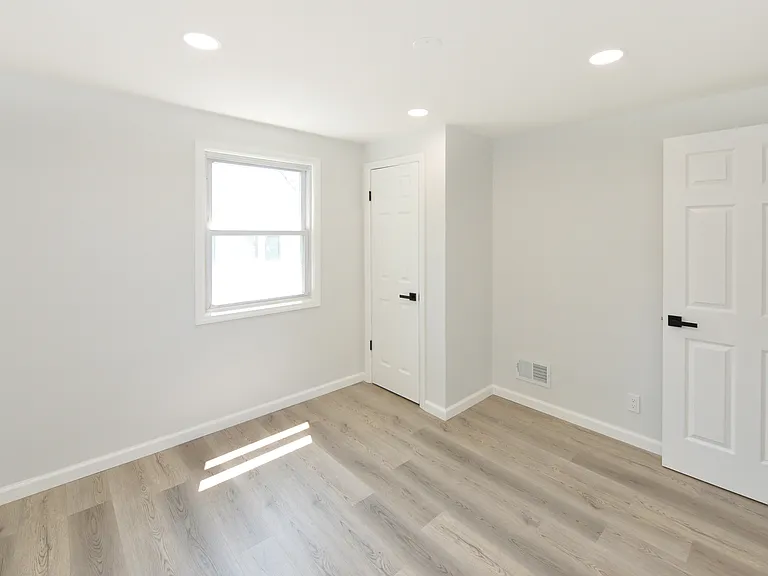 19-21 11th St #2 — Photo 10