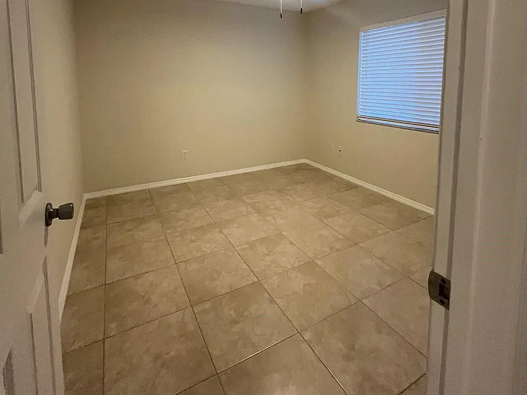 2030 SE Watercrest St — Photo 16