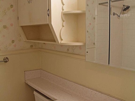 5th image of 3403 Catalina Dr