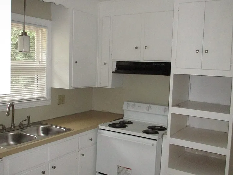 1604 Gary Ave — Photo 9