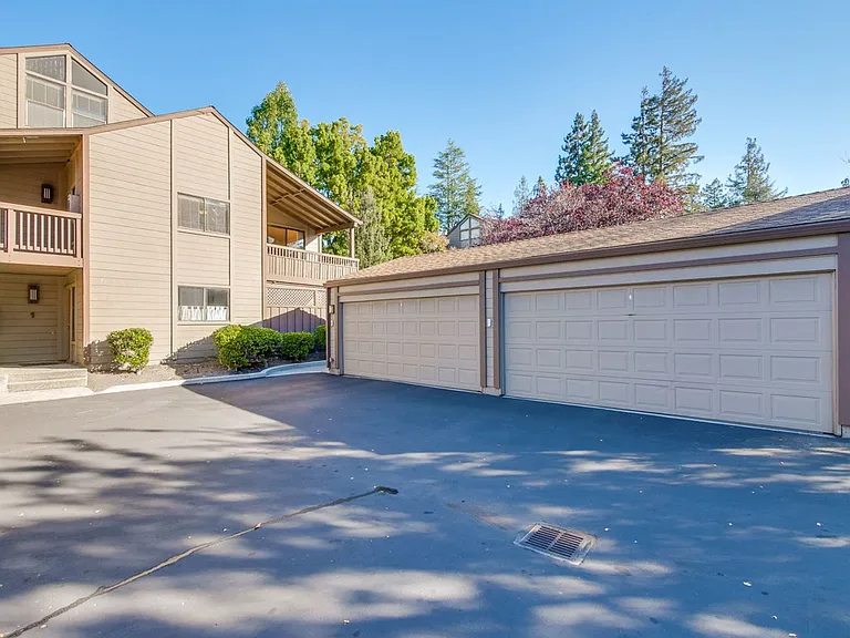 2040 W Middlefield Rd #2 — Photo 23