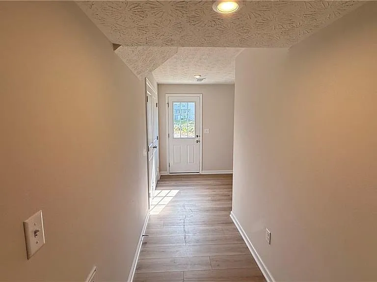 4028 Hemlock Ct — Photo 14