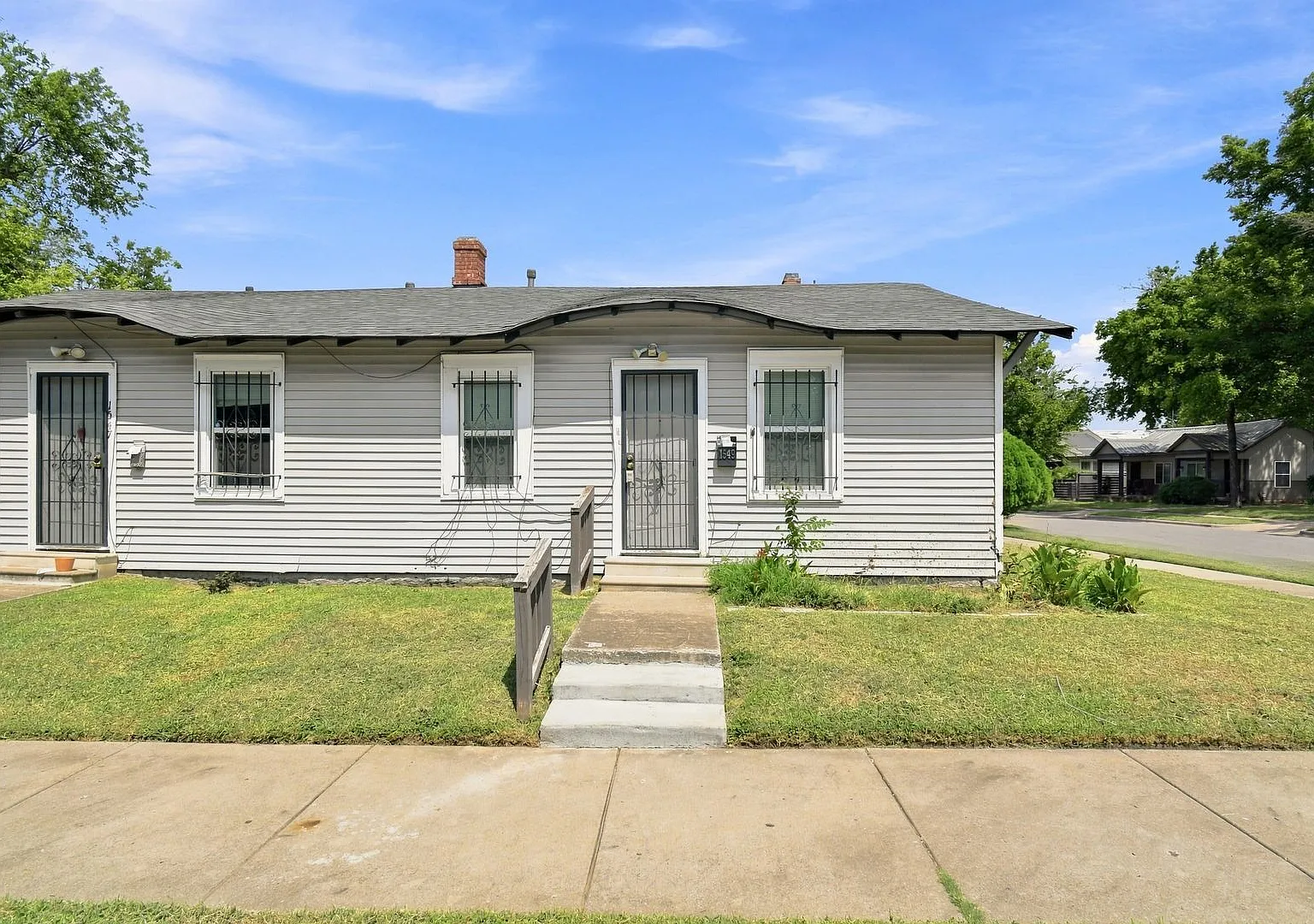 E 10th St Duplex — Photo 1