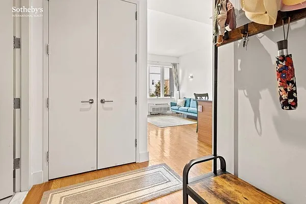 Sold by Sotheby's International Realty | media 14