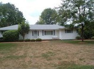 605 Ridgewood Dr, Circleville, OH 43113