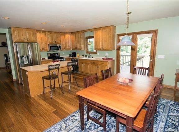 3rd image of 8669 Pebble Creek Dr