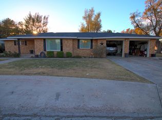 802 S Harvard St, Perryton, TX 79070
