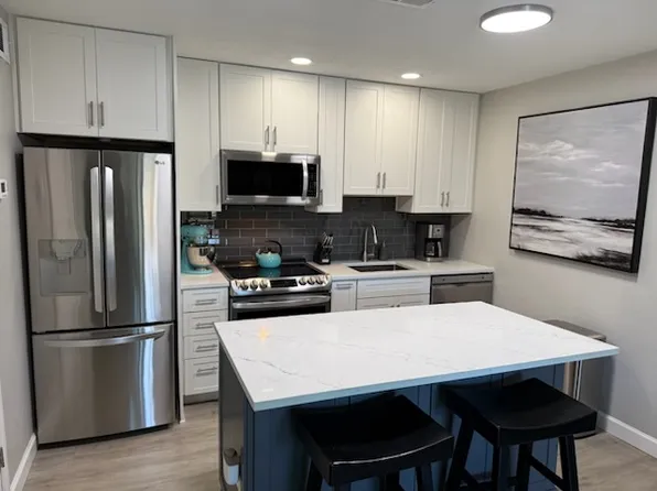 10200 Gandy Blvd N, Saint Petersburg, FL