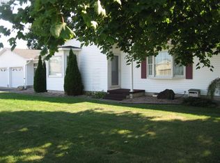 814 Flat Rock Rd, Bellevue, OH 44811