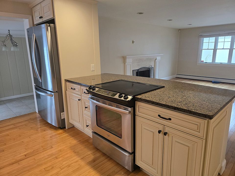 1st image of 34 Swan Ave