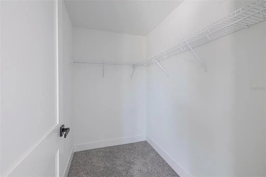 3 bed, 2.5 bath, 1536 sqft, $2,100 — Photo 2