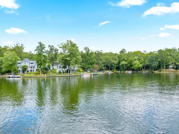 4 Lakeview Cir, Palmyra, VA 22963