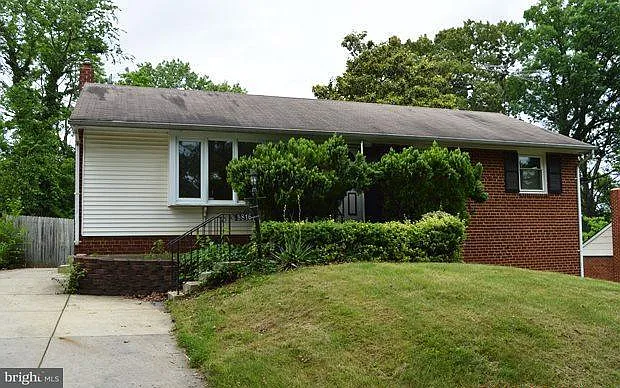 5816 Nystrom St photo 1