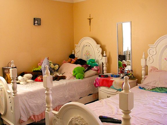 light and bright bdrm