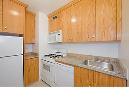 Rented by Corcoran | media 17