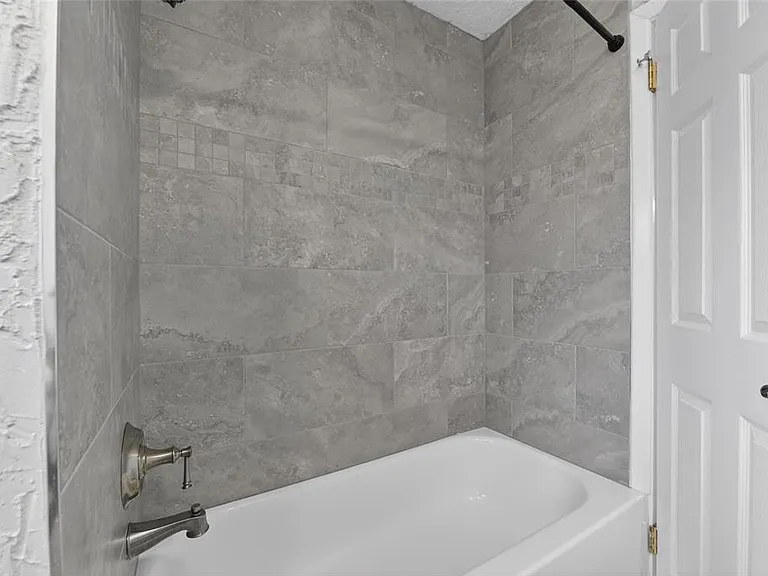6305 Cottonwood Ln — Photo 45