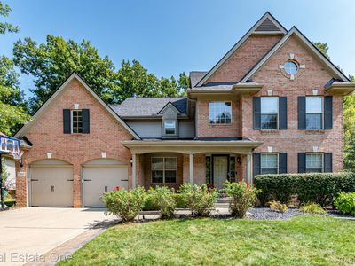2943 Tall Oak Ln, Canton, MI, 48188