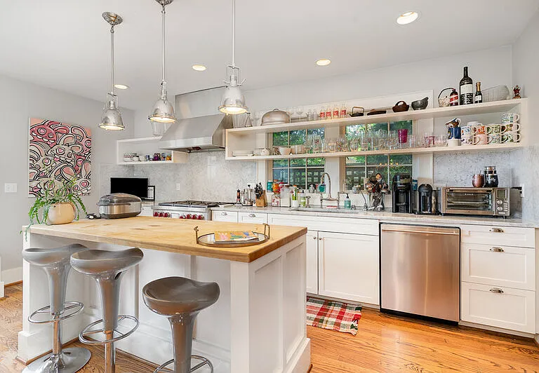 3901 S Court St — Photo 11