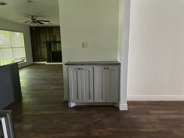 1008 Holiday Dr — Photo 5