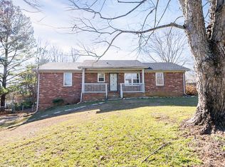 2334 Huckaby Rd, Columbia, TN 38401