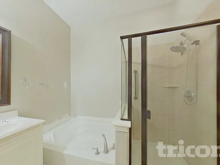 1301 Hearthstone Dr — Photo 7