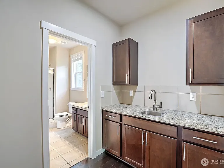944 SW 108th St SW — Photo 21