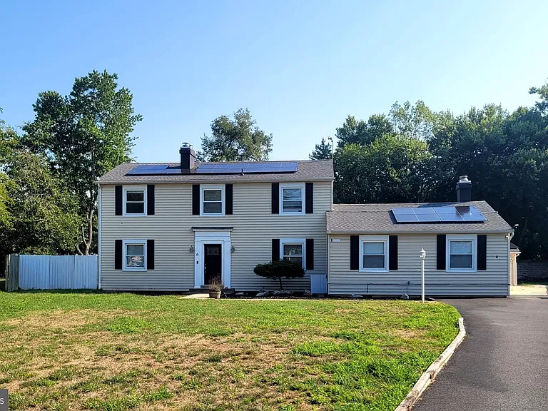 6 Tudor Ct — Photo 1